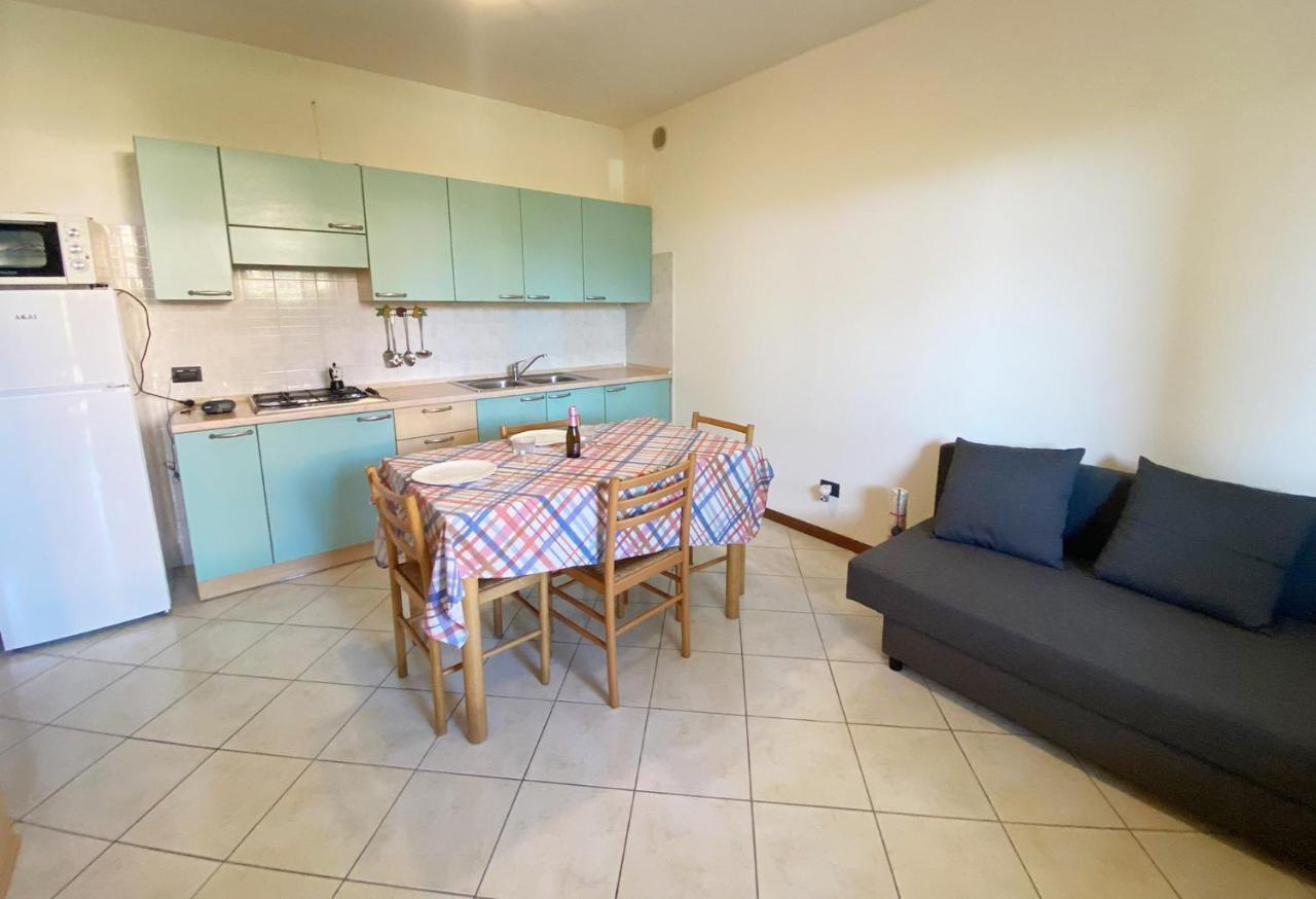 Apartment With Garden And Grill - Green Residence Sirmione Desenzano del Garda Ngoại thất bức ảnh