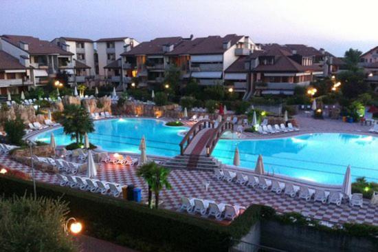 Apartment With Garden And Grill - Green Residence Sirmione Desenzano del Garda Ngoại thất bức ảnh