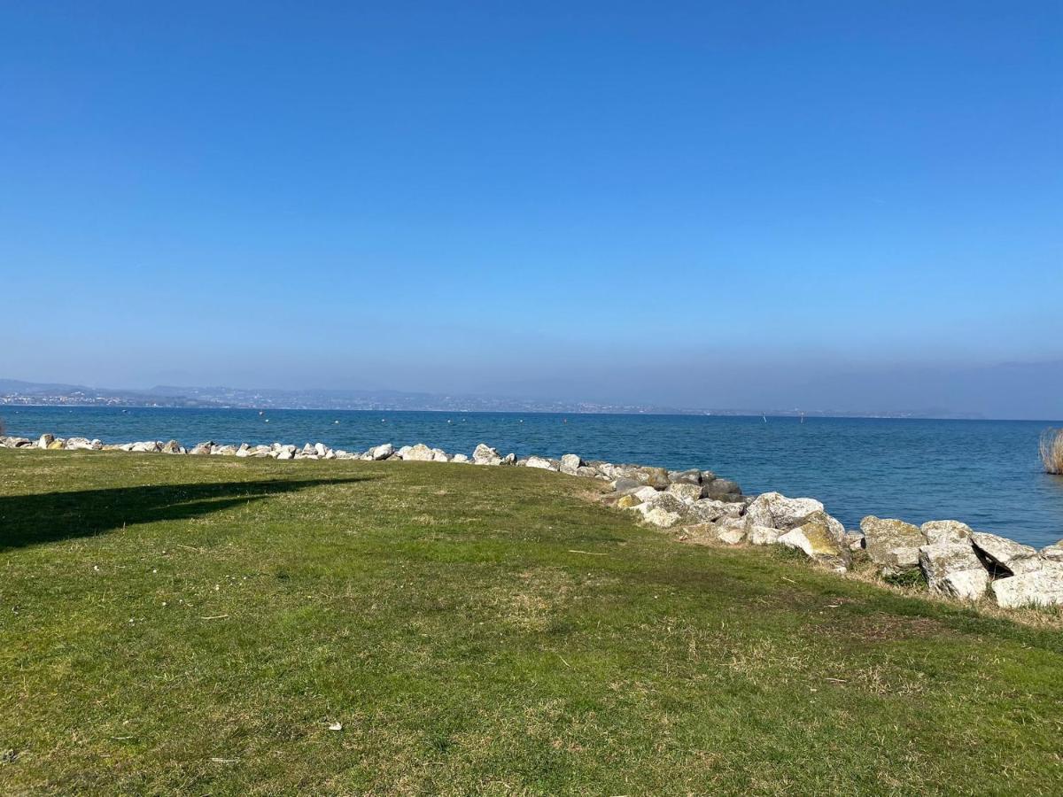 Apartment With Garden And Grill - Green Residence Sirmione Desenzano del Garda Ngoại thất bức ảnh