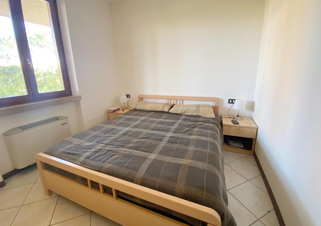 Apartment With Garden And Grill - Green Residence Sirmione Desenzano del Garda Ngoại thất bức ảnh