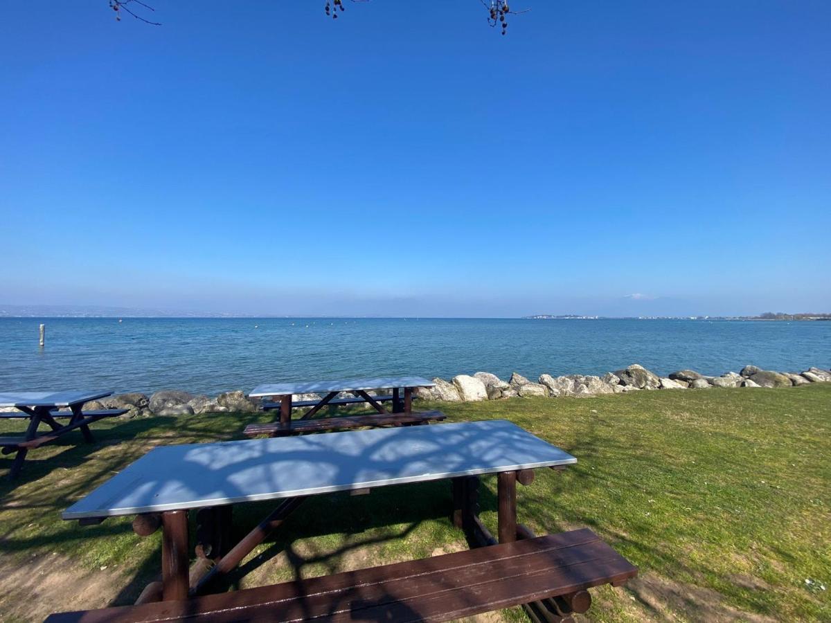 Apartment With Garden And Grill - Green Residence Sirmione Desenzano del Garda Ngoại thất bức ảnh