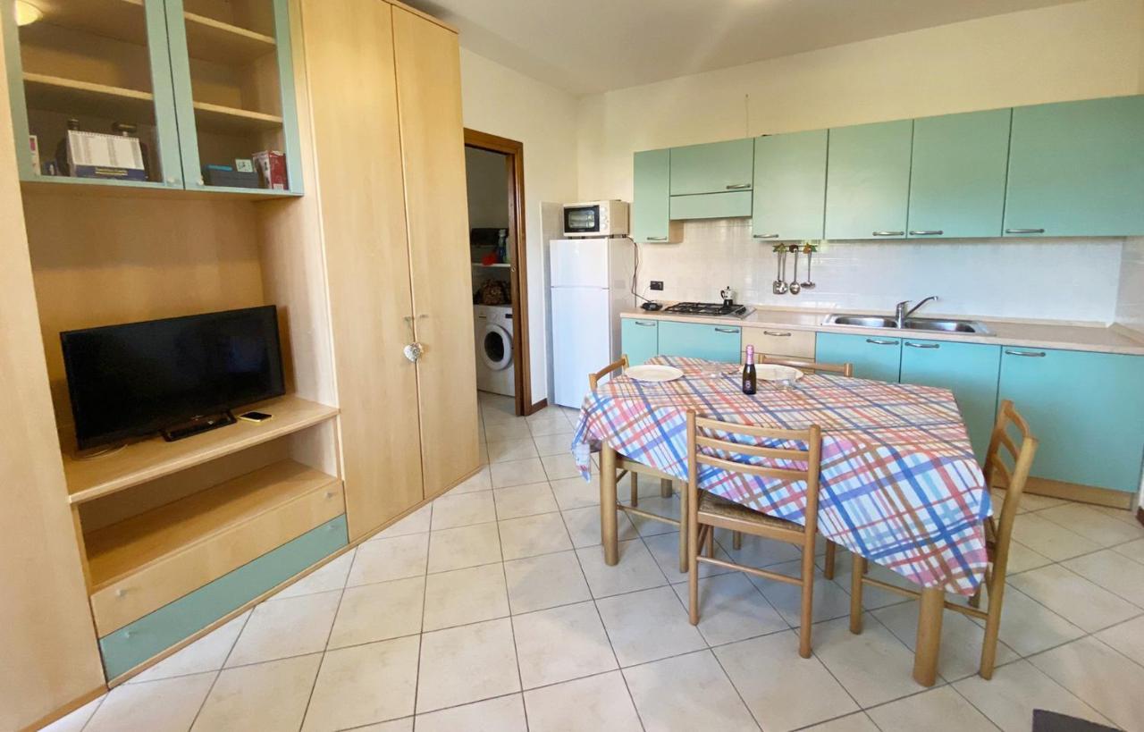 Apartment With Garden And Grill - Green Residence Sirmione Desenzano del Garda Ngoại thất bức ảnh